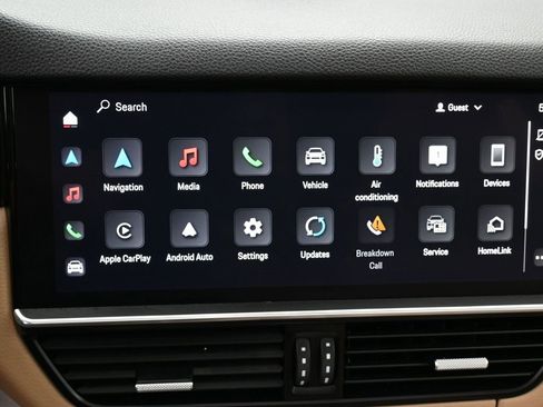 Used 2023 Porsche Cayenne Platinum Edition image 25