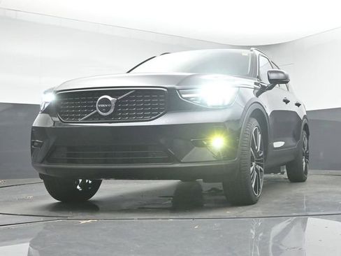 New 2026 Volvo XC40 B5 Ultra w/ Protection Package Premier image 38