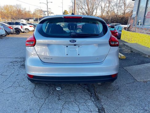 Used 2018 Ford Focus SE image 4