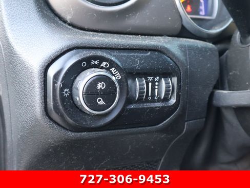 Used 2021 Jeep Gladiator Sport AWD/4WD image 15