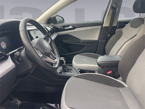 Used 2022 Volkswagen Taos S image 10