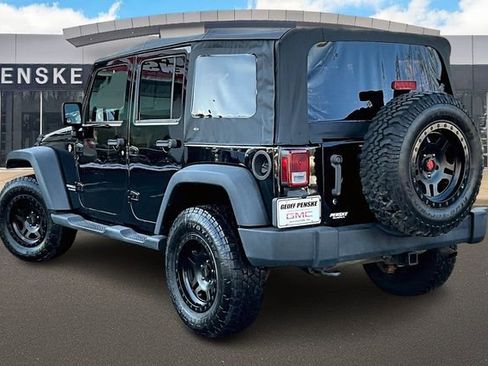Used 2012 Jeep Wrangler Unlimited Rubicon w/ Connectivity Group image 11