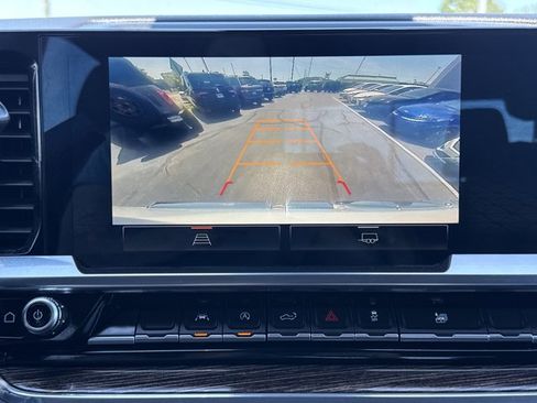 Used 2023 GMC Sierra 1500 Elevation AWD/4WD image 8