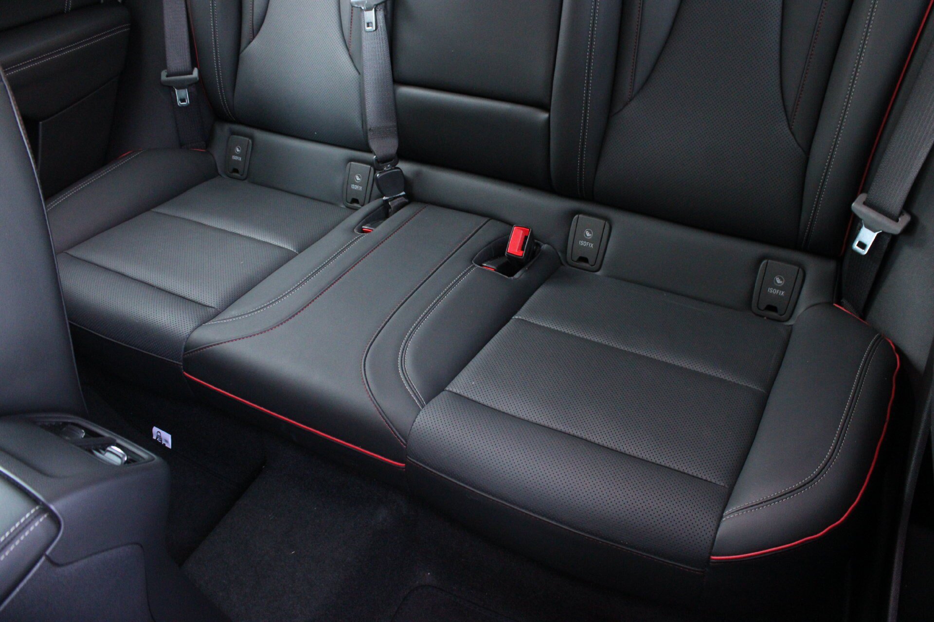 Used 2022 Buick Envision Essence w/ Sport Touring Package FWD image 17
