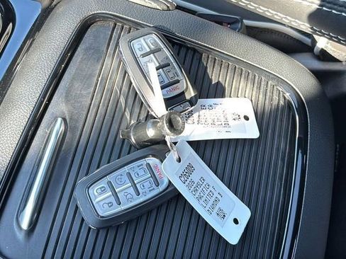 New 2026 Chrysler Pacifica Limited w/ S Appearance Package FWD image 46