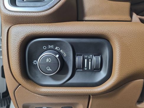 Used 2021 RAM 1500 Laramie AWD/4WD image 25