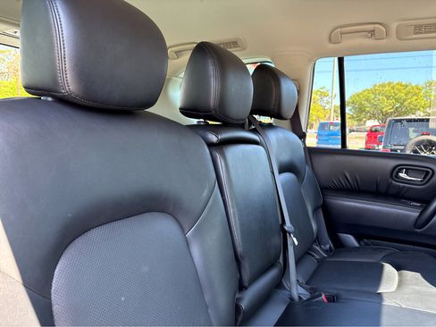 Used 2023 Nissan Armada SL image 12