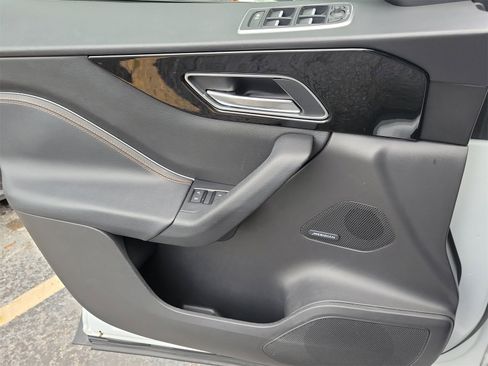Used 2018 Jaguar F-PACE Prestige image 30