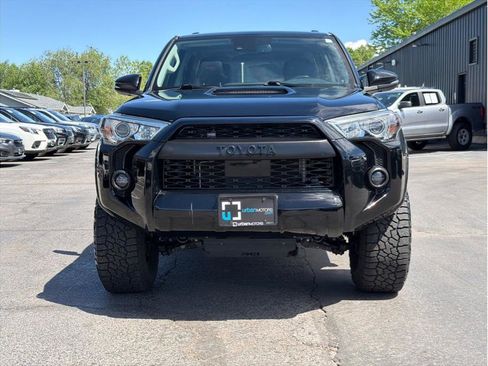 Used 2020 Toyota 4Runner TRD Off-Road Premium w/ Moonroof Package AWD/4WD image 5