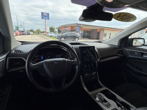 Used 2024 Ford Edge SEL w/ Cargo Accessory Package AWD/4WD image 11