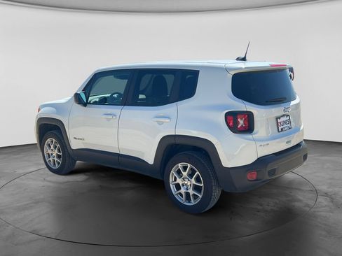 Used 2023 Jeep Renegade Latitude AWD/4WD image 8