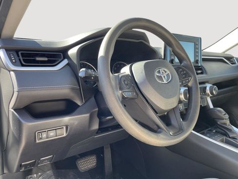Used 2019 Toyota RAV4 XLE FWD image 22