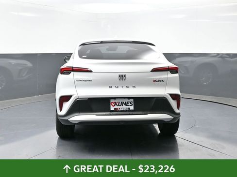 Used 2025 Buick Envista Preferred image 13