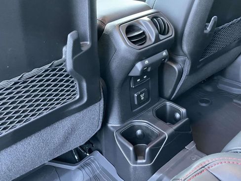 New 2025 Jeep Gladiator Rubicon image 29