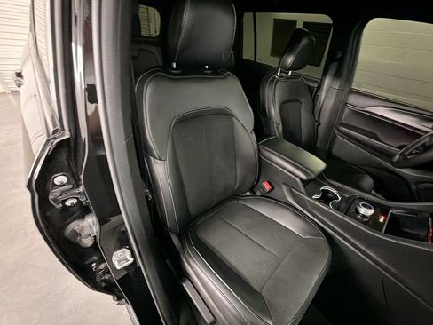 Used 2025 Jeep Grand Cherokee L Altitude AWD/4WD image 27