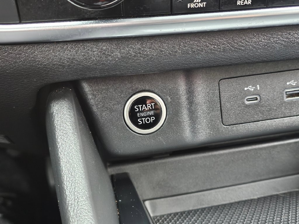Used 2023 Nissan Rogue SV AWD/4WD image 25