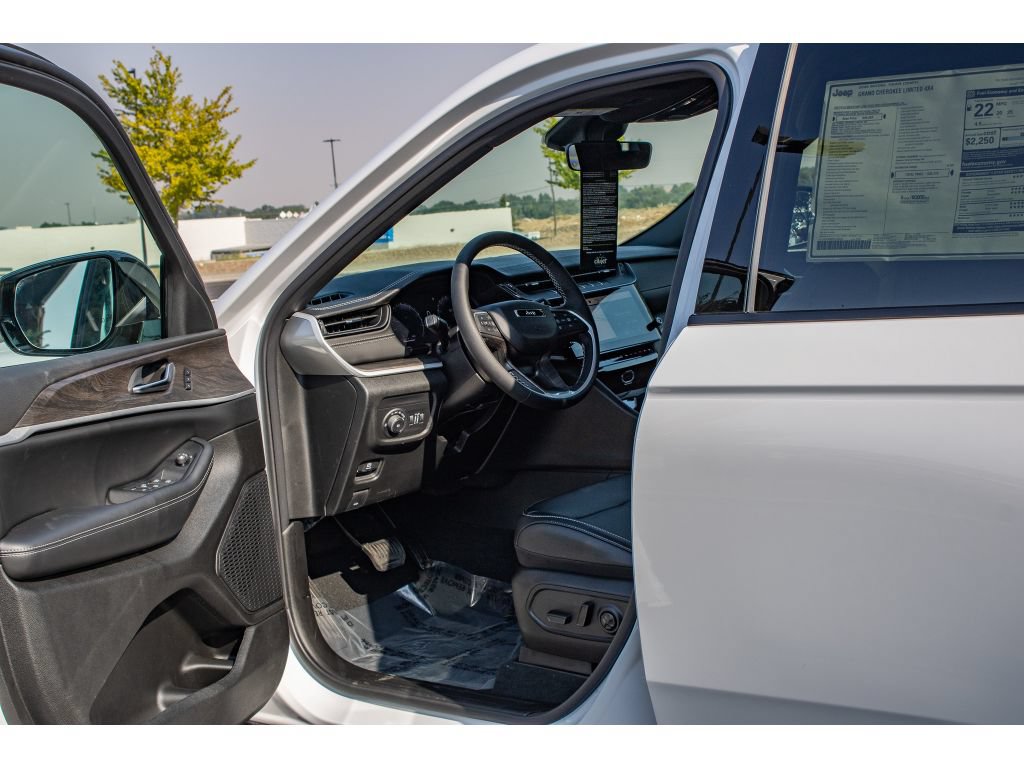 New 2026 Jeep Grand Cherokee Limited AWD/4WD image 26