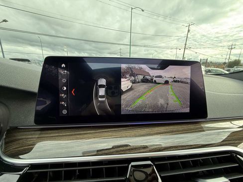 Used 2019 BMW 530i w/ Convenience Package image 23