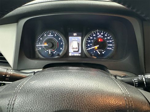 Used 2016 Toyota Sienna L image 28