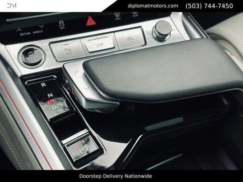 Used 2024 Audi Q8 e-tron Prestige AWD/4WD image 39