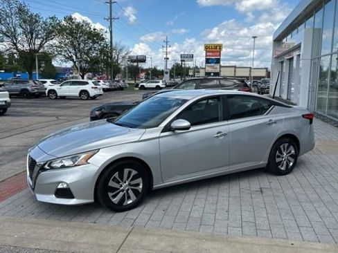 Used 2020 Nissan Altima 2.5 S FWD image 13