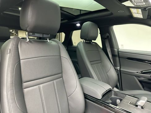 Used 2026 Land Rover Range Rover Evoque S AWD/4WD image 5