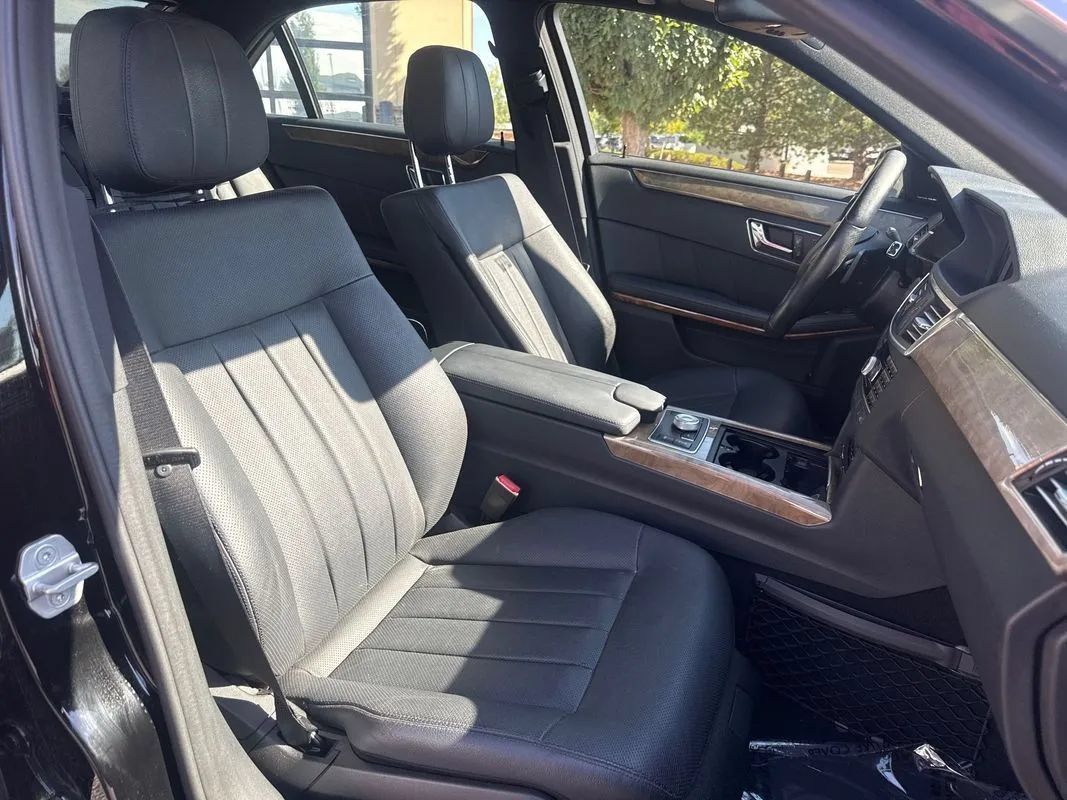 Used 2011 Mercedes-Benz E 550 4MATIC Sedan w/ Premium 2 Pkg image 12