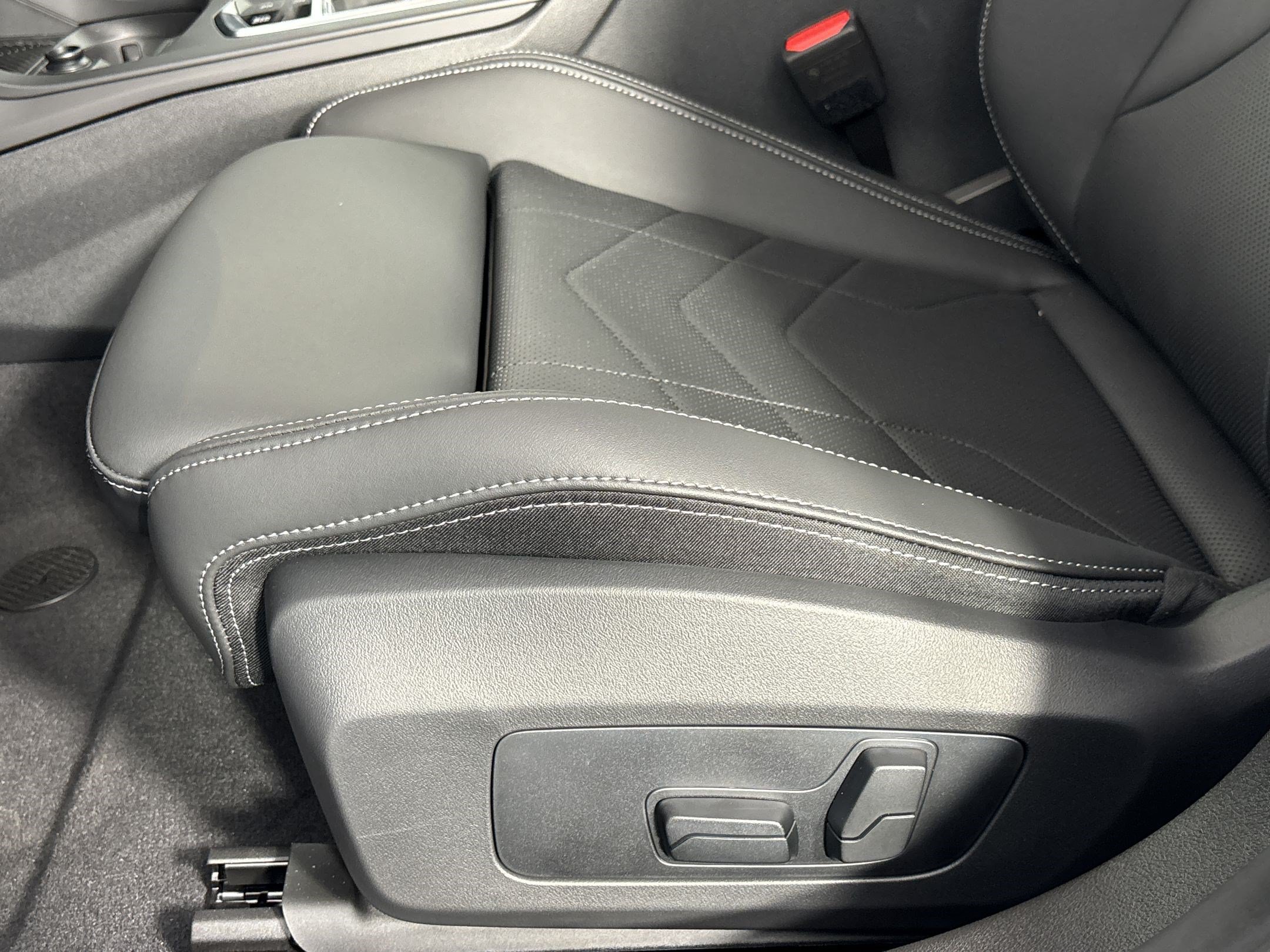 Used 2026 BMW 228i w/ Technology Package FWD image 15