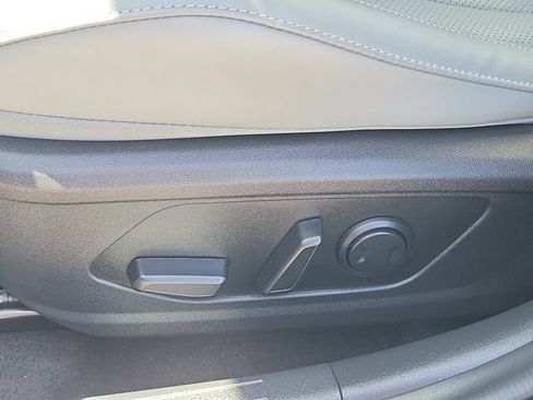 Used 2024 Hyundai Elantra Limited FWD image 20