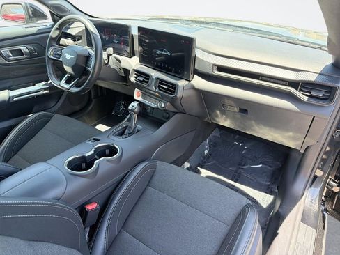 Used 2025 Ford Mustang Convertible RWD image 29