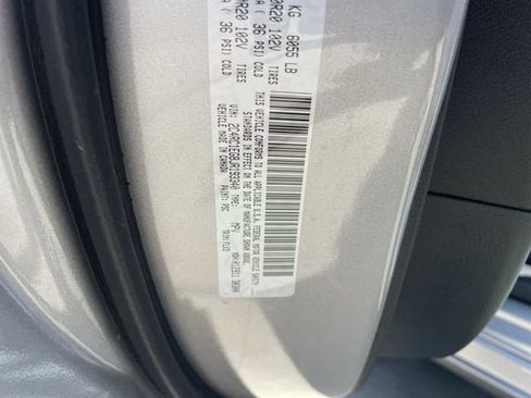 Used 2018 Chrysler Pacifica Touring-L Plus FWD image 35