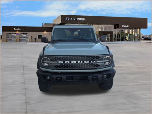 Used 2022 Ford Bronco Badlands image 5