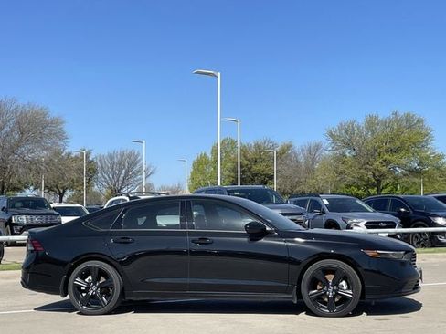 Used 2025 Honda Accord Sport image 3