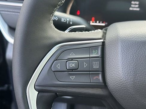 New 2025 Jeep Grand Cherokee Altitude image 21