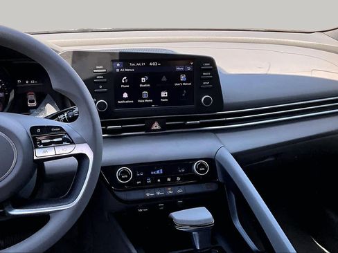 Used 2023 Hyundai Elantra SEL FWD image 9