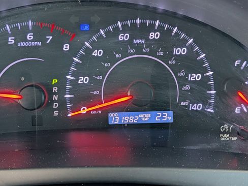 Used 2010 Toyota Camry LE image 13