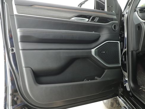 New 2024 Jeep Wagoneer L Series III w/ HD Trailer Tow Package image 9