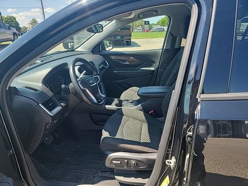 Used 2018 GMC Terrain SLE w/ Driver Convenience Package FWD image 4