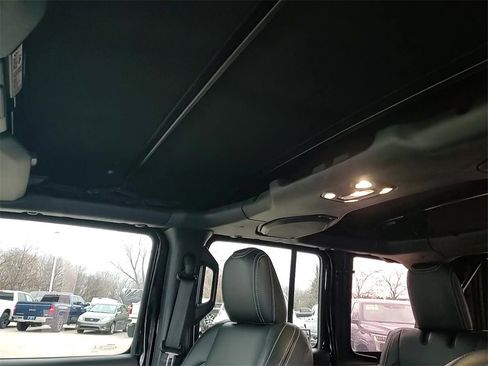 Used 2021 Jeep Wrangler Unlimited Sport image 21