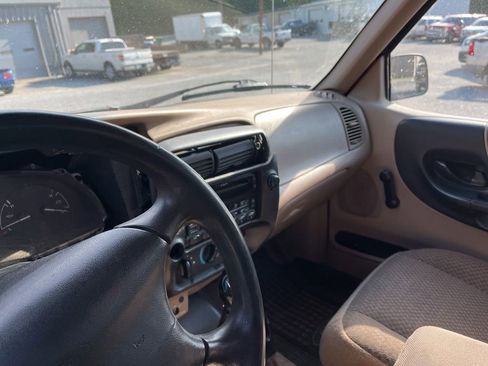 Used 1999 Ford Ranger XL RWD image 12