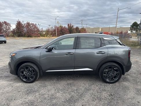 New 2026 Nissan Kicks SR w/ SR Premium Package image 9