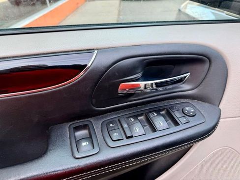 Used 2017 Dodge Grand Caravan SXT image 26