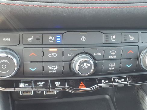 Used 2024 Dodge Durango GT AWD/4WD image 19