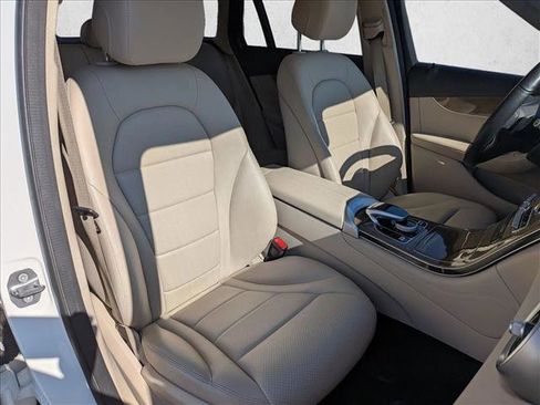 Used 2019 Mercedes-Benz GLC 350e 4MATIC image 21