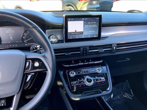 Used 2021 Lincoln Corsair AWD w/ Premium Package image 6