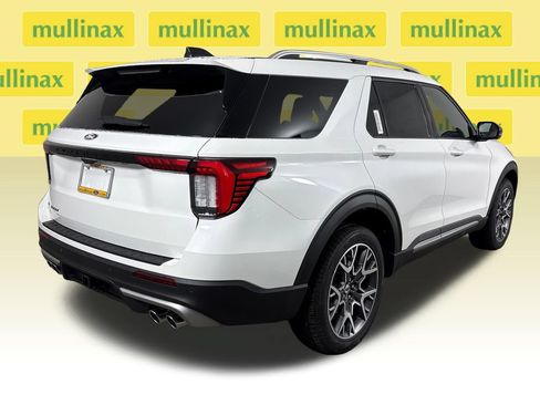 New 2027 Ford Explorer Platinum AWD/4WD image 4