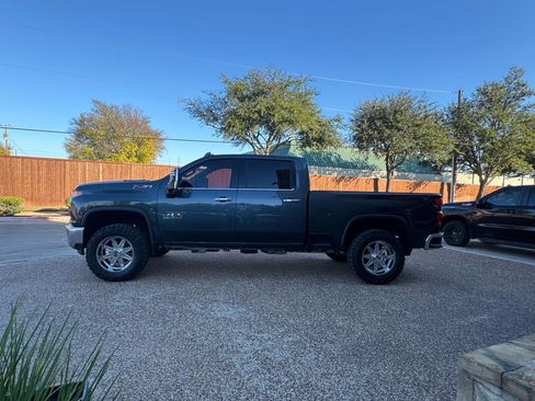 Used 2020 Chevrolet Silverado 2500 LTZ w/ LTZ Texas Edition image 11