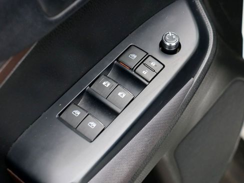 Used 2015 Toyota Highlander LE image 13