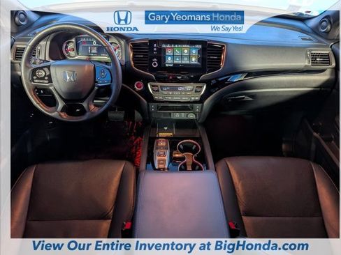 Certified 2025 Honda Passport Black Edition image 16