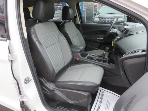 Used 2017 Ford Escape SE w/ Equipment Group 201A image 11